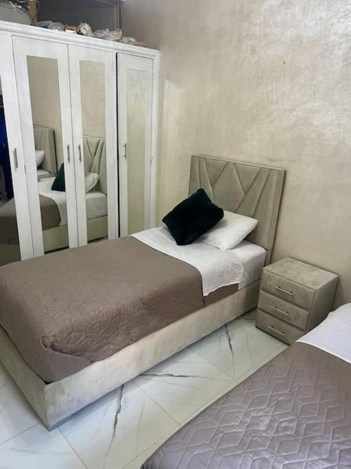 Appartement Centre 600M Plage Tanger Buitenkant foto